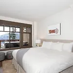 Taluswood The Heights 13 | Luxury Mountainside Townhome: Ski Access, Private Hot Tub, Views, Garage